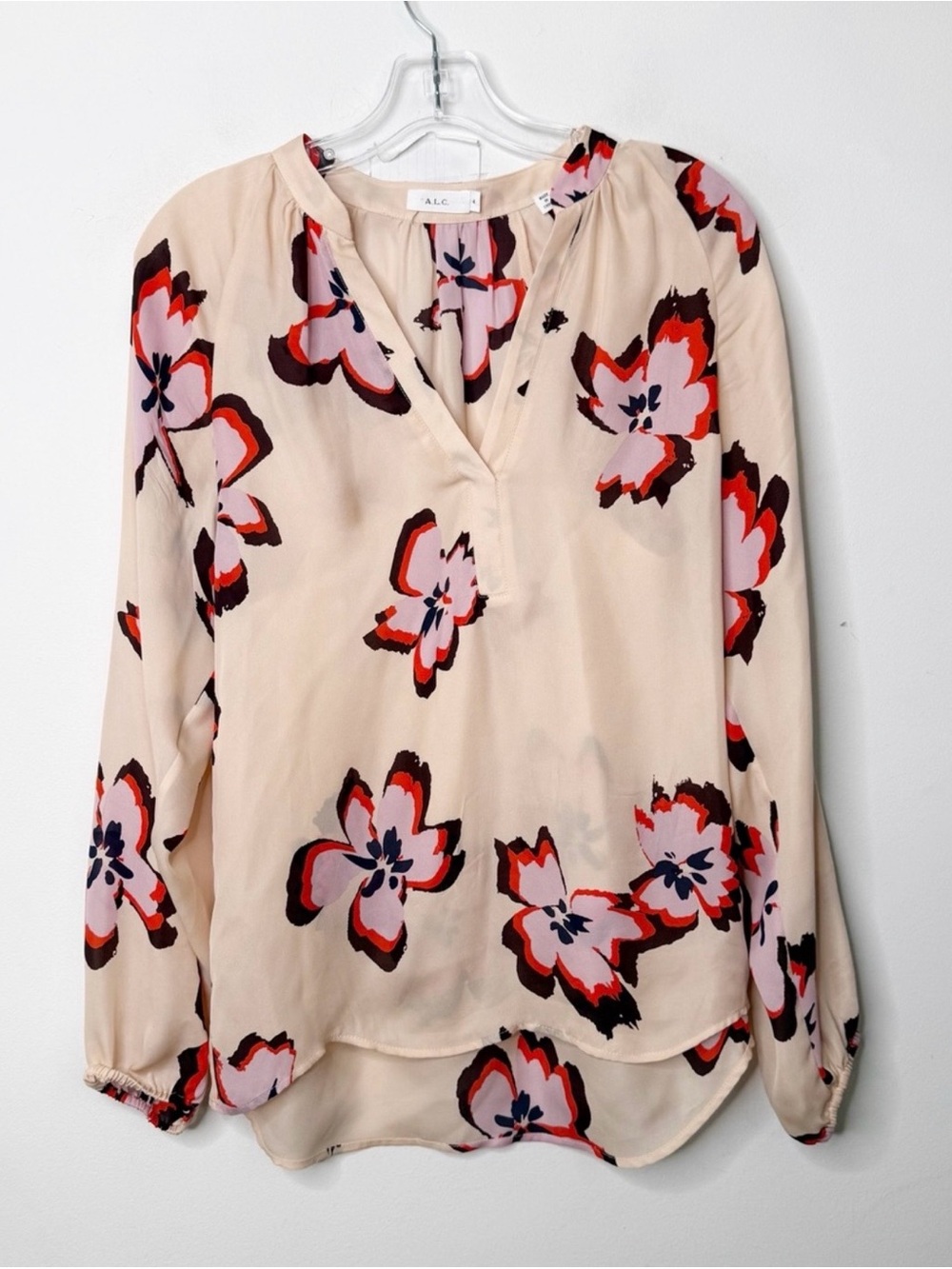 A.L.C. Jules 100% Silk Peachy Blush Floral Print V-Neck Blouse Top Sz. 4 - Picture 2 of 4
